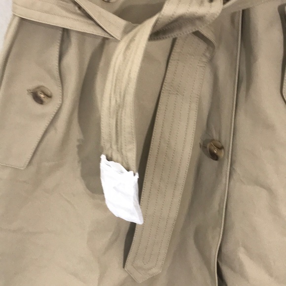 Gap trench coat 🧥 - Picture 3 of 7